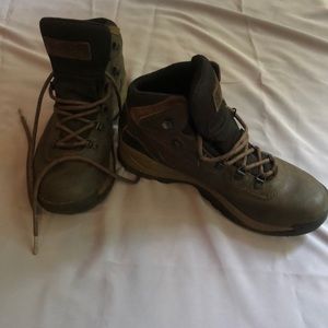 Brown Columbia Hiking Shoes, Men’s Size 8.5